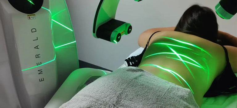 Terapia de Láser Verde con la aparatología Emerald.